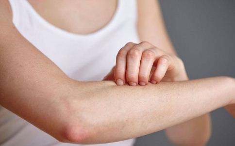      夏季皮肤瘙痒患者平常应该注意什么？